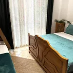 Rosy House - Comode House Near The Golem (Tirana)