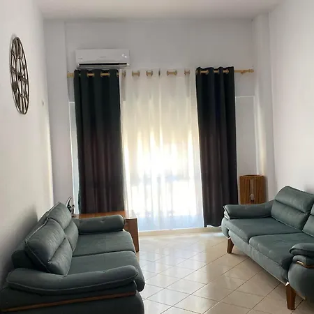 Rosy House - Comode House Near The Апартаменты *