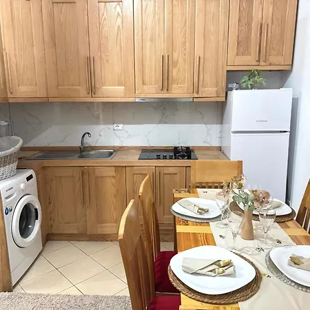 Апартаменты Rosy House - Comode House Near The *