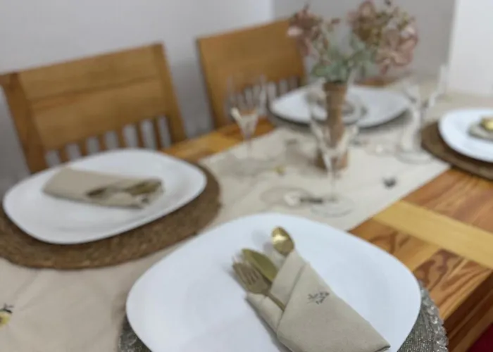 Rosy House - Comode House Near The Апартаменты *