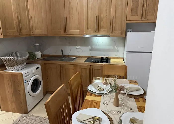 Апартаменты Rosy House - Comode House Near The