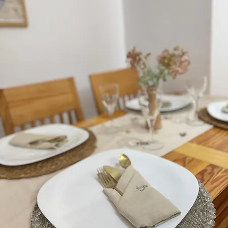 Rosy House - Comode House Near The 格勒姆