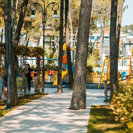 Rosy House - Comode House Near The 格勒姆